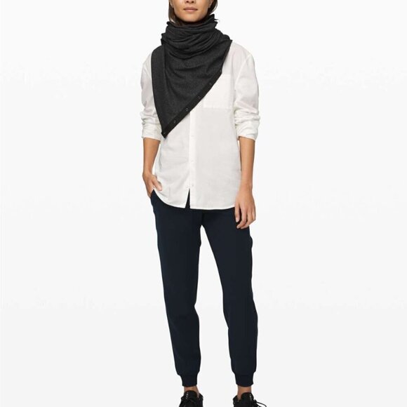 MINT Lululemon Soft Cozy Scarf Wrap Shawl Herringbone Black Gray - Picture 6 of 9